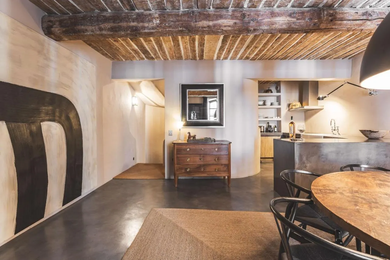 Maison Du Portail Neuf A Saint Tropez contacts